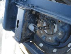 Крепление запасного колеса. Nissan Atlas, H4F23, R2F23, P4F23, M4F23, K2F23, P8F23, N2F23, N6F23, H2F23, M2F23, R4F23, J2F23, R8F23, P2F23, M6F23, P6F...
