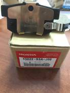 Колодки тормозные дисковые. Honda Stream, RN1, RN2 Honda Civic, EU4, EU3, EU1, EU2 Honda Civic Ferio, ES2, ET2, ES3 Двигатели: D17A, D14Z5, D15Y2, D15...