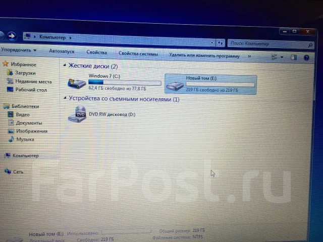 Samsung R540. 15.6", 2,4����, ��� 3072 ��, ���� 320���, WiFi: 1, Bluetooth: 1, ����������� �� 2��. ����