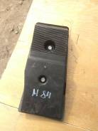 Подставка под ногу. Toyota Crown Majesta, UZS171, UZS175, JZS177 Toyota Soarer, UZZ40 Двигатели: 1UZFE, 2JZFSE, 3UZFE