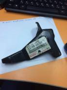 Крепление фары. Toyota Corona, AT220, ST220, CT220 Toyota Avensis, CT220, ST220, AT220, CDT220, AT221 Двигатели: 3SFE, 2CT, 4AFE, 2CTE, 7AFE, 1CDFTV