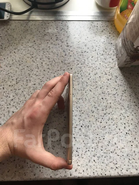 Huawei Mate 8. �/� ����