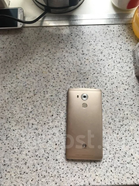 Huawei Mate 8. �/� ����