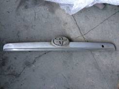 Накладка на дверь багажника. Toyota Corolla Fielder, CE121, CE121G, NZE120, NZE121, NZE121G, NZE124, NZE124G, ZZE122, ZZE122G, ZZE123, ZZE123G, ZZE124...