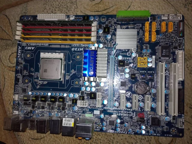 Socket AM2+ ����