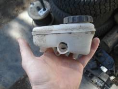 Бачок для тормозной жидкости. Toyota: Cresta, Crown, Crown Majesta, Mark II, Chaser Двигатели: 4SFE, 1GFE, 2LTE, 1JZGE, 2JZGE, 1GGPE, 2L, 2LTHE, 1GGP...