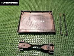 Крепление аккумулятора. Suzuki Escudo, TL52W, TD02W, TA52W, TD32W, TA02W, TD62W, TD52W Двигатели: G16A, H25A, RF, J20A
