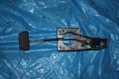 Педаль тормоза. Toyota Corolla Verso, CDE120, ZZE122, ZZE121 Toyota Corolla Spacio, ZZE122, ZZE124, NZE121 Двигатели: 3ZZFE, 1ZZFE, 1CDFTV, 1NZFE