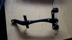 Крепление аккумулятора. Toyota Tarago, GSR50, ACR50 Toyota Previa, ACR50, GSR50 Toyota Estima, GSR55, ACR50, ACR55, GSR50 Двигатели: 2AZFE, 2GRFE