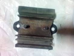 Подушка коробки передач. Nissan Elgrand