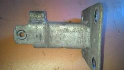 Кронштейн усилителя бампера. Renault Megane Renault Scenic Двигатели: K9K, F9Q, K4J, F4R, M9R, K4M