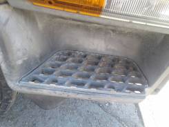 Подножка. Mitsubishi Canter, FE508, FE507, FE516, FE528, FE517, FE537, FE637, FE62 Двигатели: 4D33, 4D34, 4D35, 4D36, 4M51, 4M40