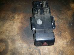 Кнопка включения аварийной сигнализации. Toyota GS300, JZS147 Toyota Aristo, UZS143, JZS147 Toyota Vista, SV40, SV41, CV40, CV43, SV42, SV43 Toyota Ca...