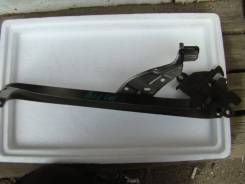 Планка радиатора. Toyota Wish, ANE11, ZNE10, ANE10, ZNE14 Двигатели: 1ZZFE, 1AZFE, 1AZFSE