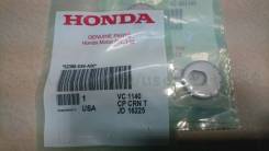 Шайба (гайка) регулировочная эксцентрика Honda 52388-S84-A00. Honda: Torneo, Avancier, Inspire, Accord, Zest, Saber Двигатели: N22A1, F23A1, J30A1, F2...