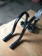 Крепление крышки багажника. Toyota Crown, JKS175, GS171, JZS171, JZS175W, JZS171W, JZS173W, JZS179, JZS175, JZS173, GS171W Двигатели: 1GFE, 2JZFSE, 2J...