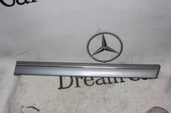 Накладка на боковую дверь. Mercedes-Benz E-Class, S210, W210 Двигатели: M111E20, M112E24, M112E26, M112E28, M112E32, M113E43, M113E55, M111E20EVOML, O...