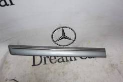 Накладка на боковую дверь. Mercedes-Benz E-Class, S210, W210 Двигатели: M111E20, M112E24, M112E26, M112E28, M112E32, M113E43, M113E55, M111E20EVOML, O...