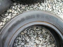 Kumho I'Zen WIS KW19. Зимние, шипованные, износ: 20%, 2 шт