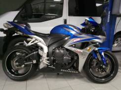 Honda CBR 600RR. 800 куб. см., исправен, птс, без пробега