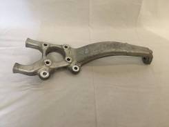 Кулак поворотный. Toyota: GS300, Crown, Mark X, GS30, Crown Majesta, Crown / Majesta Lexus GS30 / 35 / 43 / 460, GRS190, GRS191, GRS195, GRS196, URS19...