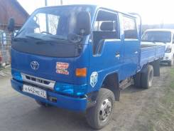 Toyota Toyoace. Породам грузовик на мостах 6x6, 3 800 куб. см., 2 000 кг.