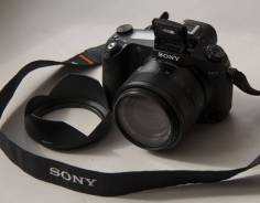 Sony Cyber-shot DSC-RX10. 20 и более Мп, зум: 7х