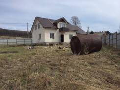 Продам коттедж. Известковая ул 93, р-н Восход, площадь дома 174 кв. м., скважина, электричество 15 кВт, от частного лица (собственник). Вид из окна