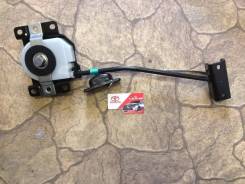 Крепление запасного колеса. Toyota Highlander, MCU20, MHU28, ACU20, MCU23, MHU23, ACU25, MCU28, MCU25 Toyota Kluger V, MCU20, ACU20, MHU28, ACU25, MCU...