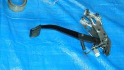 Педаль тормоза. Toyota: Scion, Alphard, Allion, Corolla Rumion, Noah, Kijang, Auris, Innova, ist, Corolla Fielder, Yaris, Isis, Allex, RAV4, Corolla...