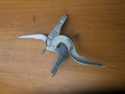 Крепление капота. Toyota Estima, MCR40, ACR40W, ACR40, MCR40W Двигатель 2AZFE