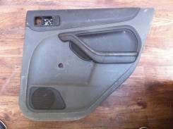 Обшивка двери. Ford Focus