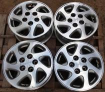 Toyota. 6.0x15, 5x114.30, ET45, ЦО 60,1 мм.