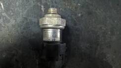 Датчик давления фреона. Toyota RAV4 Toyota Camry Toyota Corolla