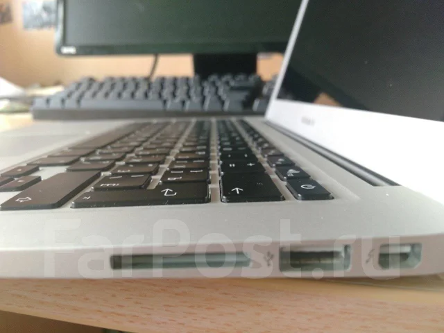 Apple MacBook Air 13 2012 Mid MD231. 13.3", 1,8����, ��� 4 ��, ���� 256���, WiFi: 1, Bluetooth: 1, ����������� �� 5��. ����