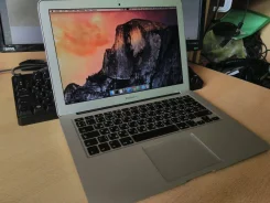 Apple MacBook Air 13 2012 Mid MD231. 13.3", 1,8����, ��� 4 ��, ���� 256���, WiFi: 1, Bluetooth: 1, ����������� �� 5��. ����