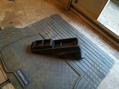 Подлокотник. Toyota Ractis, NCP100, SCP100, NCP105 Двигатели: 1NZFE, 2SZFE