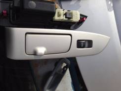 Кнопка стеклоподъемника. Toyota Harrier, GSU35, GSU36, GSU31, GSU30, MHU38, MCU31, MCU30, MCU35, MCU36, ACU30, ACU35 Двигатели: 2AZFE, 2GRFE, 1MZFE, 3...