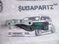Крепление капота. Subaru Legacy, BE5, BE9, BEE, BES, BH5, BH9, BHC, BHE Subaru Impreza, GD2, GD3, GD9, GDA, GDB, GDC, GDD, GG2, GG3, GG9, GGA, GGB, GG...