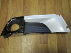 Ободок противотуманной фары. Toyota Noah, ZRR80G, ZRR80W, ZRR80