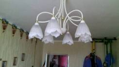 Люстры.