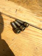 Болт. Toyota: IS F, GS300, Cressida, Cresta, IS350, IS250, Century, Mark X, GS30, GS350, GS450H, Celsior, Supra, Aristo, Crown Majesta, Mark II, Chase...