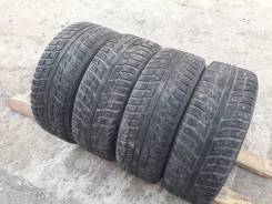 Kumho I'Zen KW22. Зимние, шипованные, износ: 20%, 4 шт