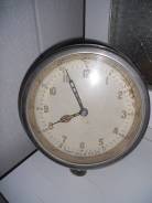 Часы.