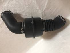 Патрубок воздухозаборника. Toyota Cresta, GX81, GX90 Toyota Mark II, GX90, GX81, GX70 Toyota Chaser, GX81, GX90 Двигатели: 1GFE, 1GGE