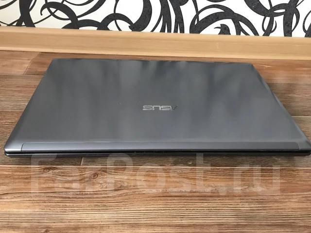 Asus N73SV. 17.3", 2,3����, ��� 6 ��, ���� 1 000���, WiFi: 1, Bluetooth: 1, ����������� �� 2��. ����