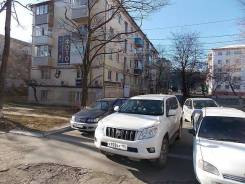 Сдам парикмахерскую. Улица Горького 4, р-н Заводская, 30 кв. м., цена указана за все помещение в месяц. Дом снаружи