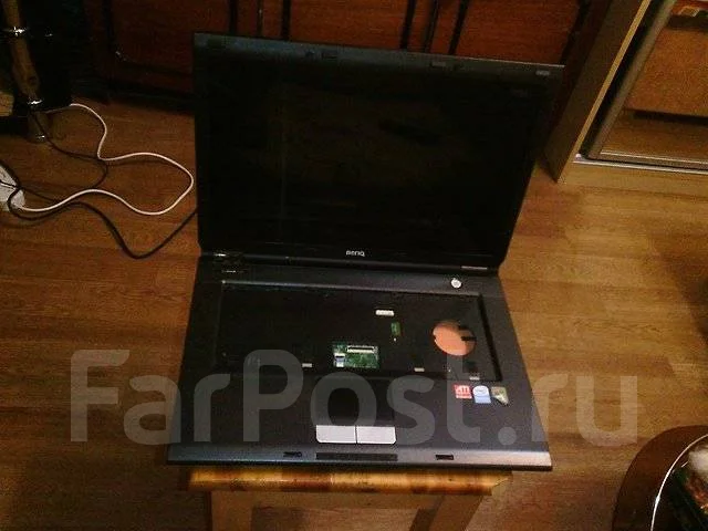 BenQ Joybook. 15.4", 1,7����, WiFi: 1. ��� ����� �� ������� ����