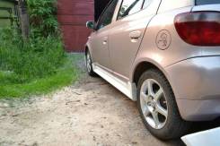 Порог пластиковый. Toyota Vitz