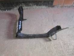 Крепление радиатора. Lexus RX270, GGL10, AGL10, GGL16, GGL15 Lexus RX350, GGL15, GGL16, AGL10, GGL10 Lexus RX450h, AGL10, GGL16, GGL15, GGL10 Двигател...